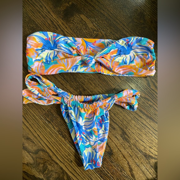 Stone Fox Lele Bikini Top and Stone Fox Bijou Bikini Bottoms - Picture 10 of 16